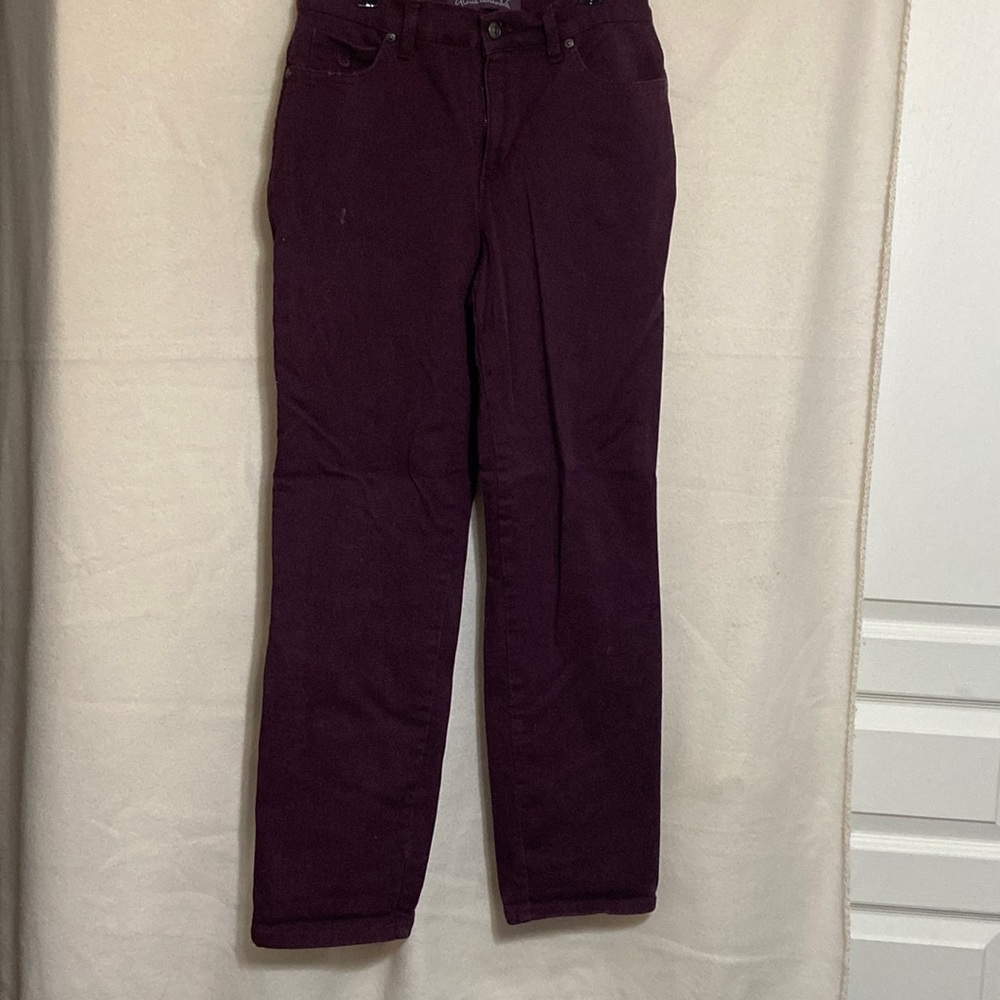 Maroon color jeans by Gloria Vanderbilt